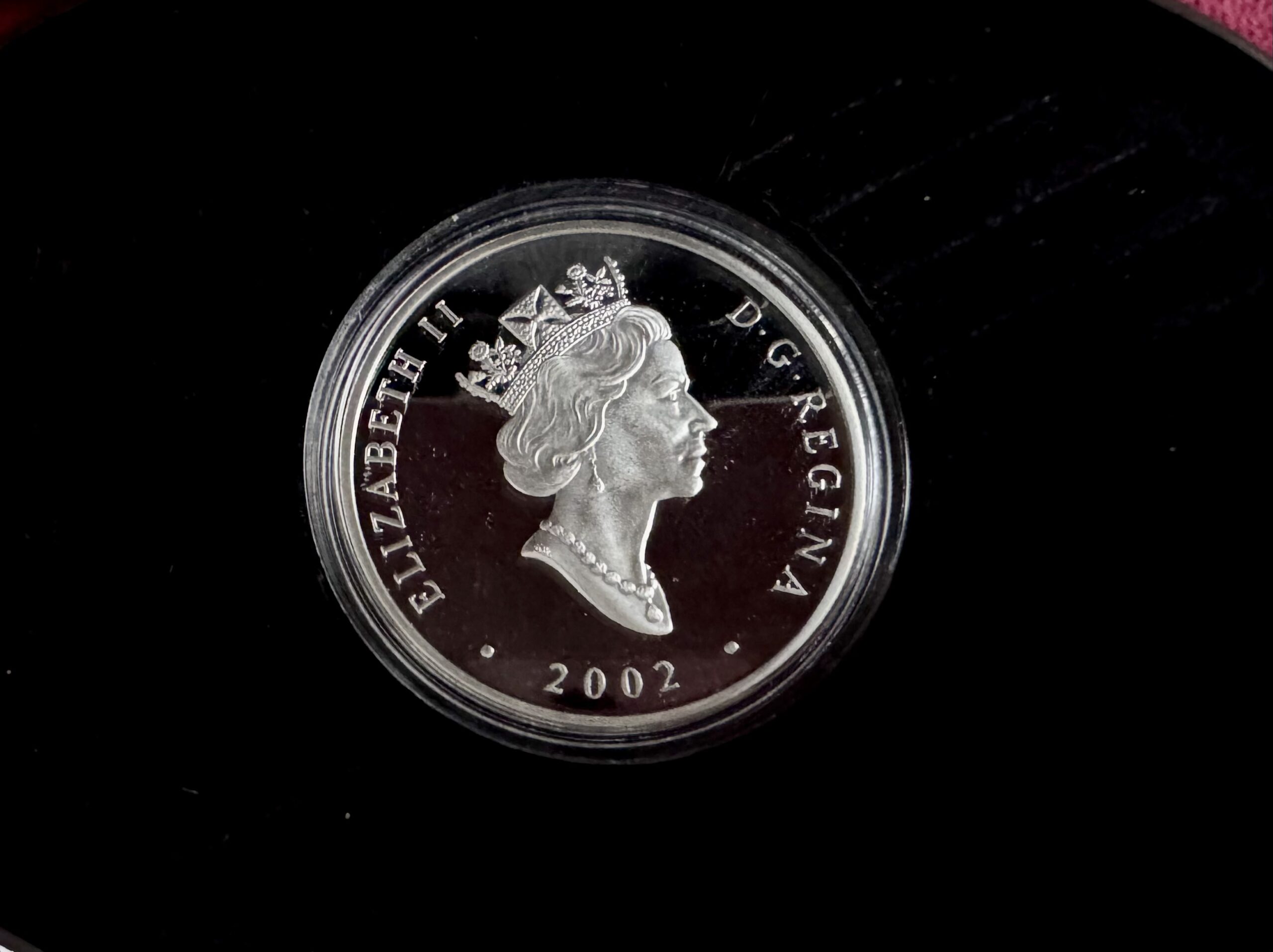 2002 $20 D-10 Locomotive – Sterling Silver Hologram Coin - Image 4