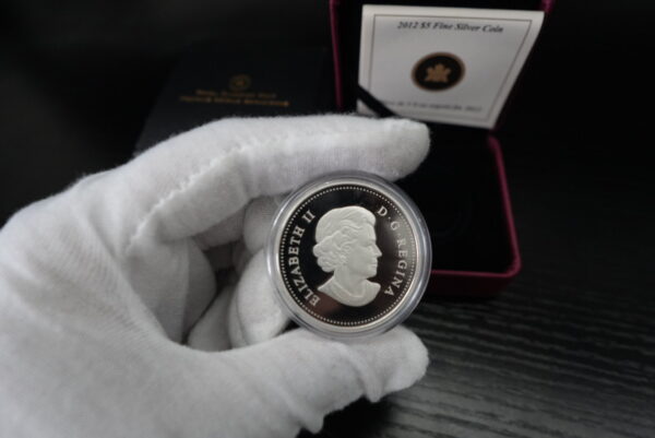 2012 $5 Georgina Pope – Pure Silver Coin - Image 2