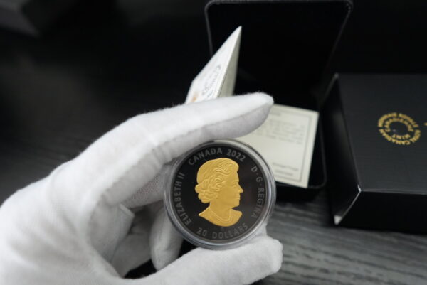 2022 $20 Black and Gold Sea Otter – 1 oz Pure Silver Coin - Image 3