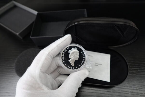2000 $20 The Toronto – Sterling Silver Hologram Coin - Image 3