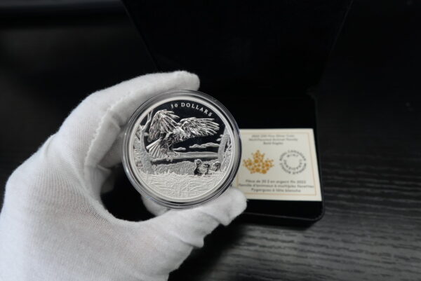 2022 $30 Multifaceted Animal Family: Bald Eagles – 2 oz Pure Silver Coin - Image 3