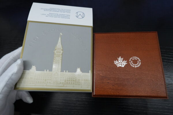 2017 $1 Fine Silver Coin – Renewed Silver Dollar: Commemorative Royal Visit Parliament Building | Royal Canadian Mint - Image 4