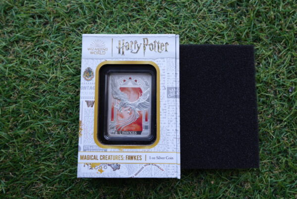 2023 Harry Potter Magical Creatures – Fawkes $2 1 oz Fine Silver Coin | Niue (NZ Mint) - Image 3