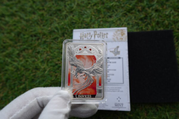 2023 Harry Potter Magical Creatures – Fawkes $2 1 oz Fine Silver Coin | Niue (NZ Mint) - Image 2