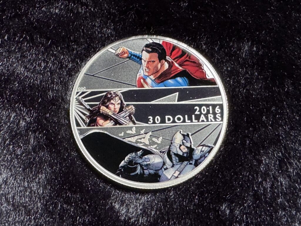 Batman v Superman: Dawn of Justice™ - 2 oz. Fine Silver Coin
