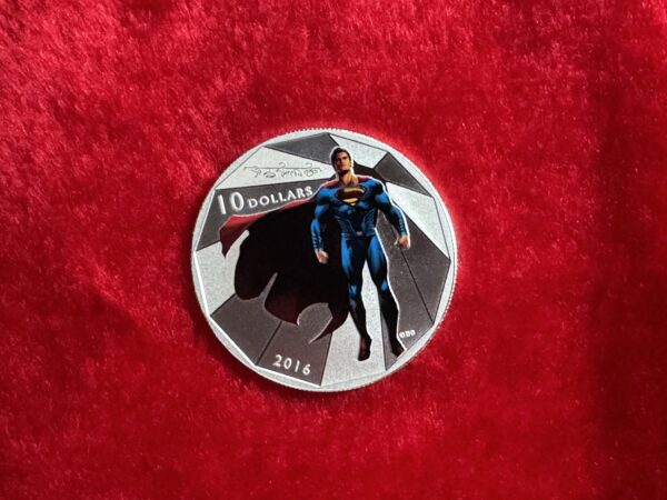 2016 Batman v Superman: Dawn of Justice – SUPERMAN 1/2 oz Fine Silver Coin