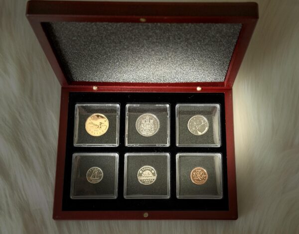 1989 Canadian Select Gem Uncirculated Proof-Like Set in Mahogany Finish Wood Display Cases