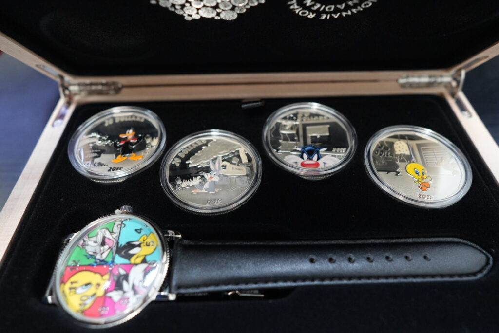Looney Tunes – 2015 $20 Pure Silver 4-Coin Set with Watch