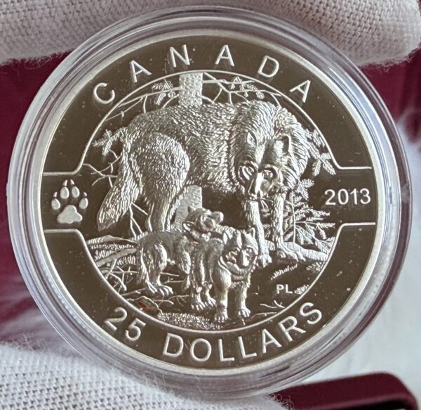 O Canada: The Wolf – 2013 $25 Pure Silver Coin